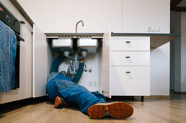 Professional Leak Detection technician working in Peggs, OK